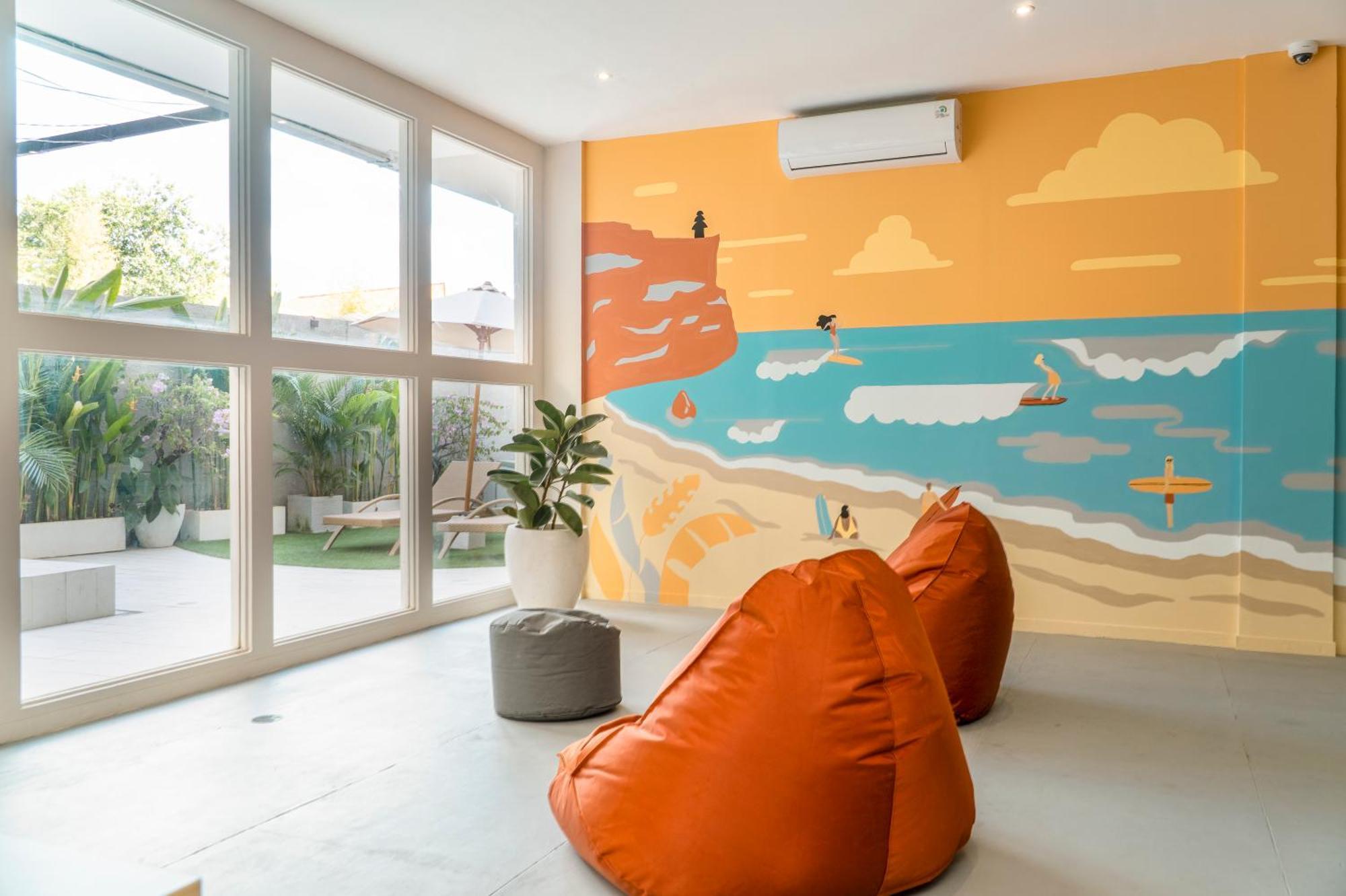 Bali Bustle Sunset Coliving And Coworking Space 레기안 외부 사진